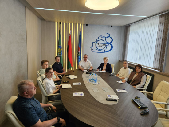 В одном направлении, вместе создавая светлое будущее!